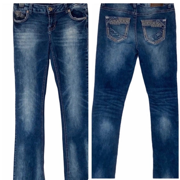 Maurices Medium Sandblasted Wash Denim Jeans - Picture 1 of 9